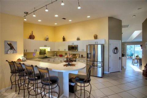 Condo in Rotonda, Florida, 3 bedrooms № 2418569 - photo 3