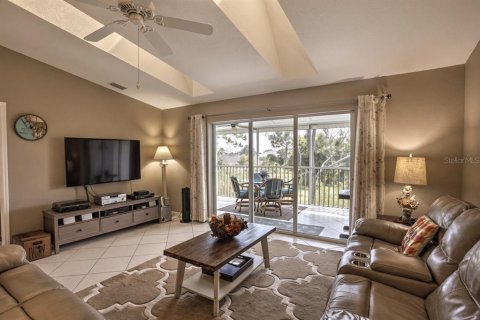 Condo in Rotonda, Florida, 3 bedrooms № 2418569 - photo 11