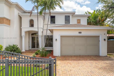 House in Boca Raton, Florida 5 bedrooms, 396.04 sq.m. № 1699490 - photo 4
