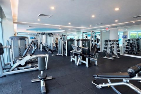 Condo in Miami, Florida, 1 bedroom  № 2068440 - photo 11