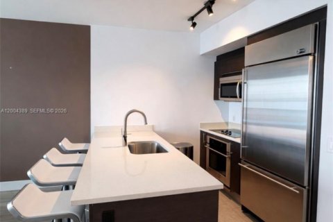 Condo in Miami, Florida, 1 bedroom  № 2068440 - photo 7
