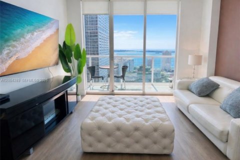 Condo in Miami, Florida, 1 bedroom  № 2068440 - photo 3