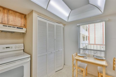 Condominio en alquiler en Seminole, Florida, 2 dormitorios, 98.01 m2 № 1899652 - foto 15