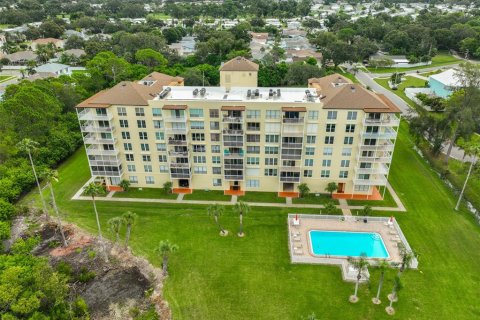 Condominio en alquiler en Seminole, Florida, 2 dormitorios, 98.01 m2 № 1899652 - foto 1