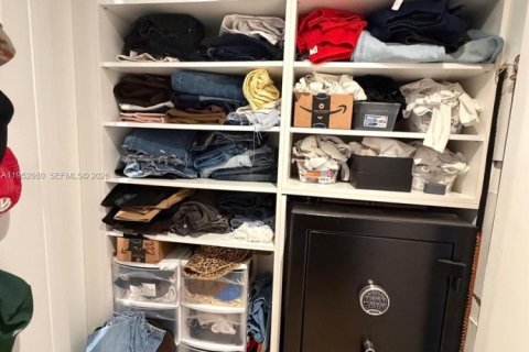 Купить кондоминиум в Майами, Флорида 1 спальня, 108.42м2, № 2054769 - фото 23