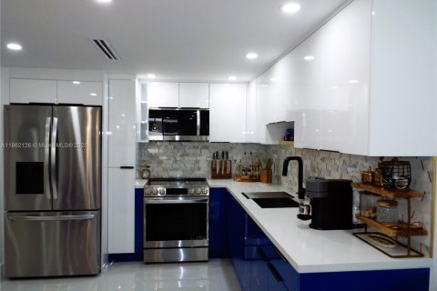 Copropriété à louer à Miami Beach, Floride: 2 chambres, 76.64 m2 № 1892496 - photo 15