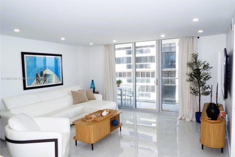 Copropriété à louer à Miami Beach, Floride: 2 chambres, 76.64 m2 № 1892496 - photo 12
