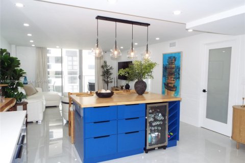 Copropriété à louer à Miami Beach, Floride: 2 chambres, 76.64 m2 № 1892496 - photo 8