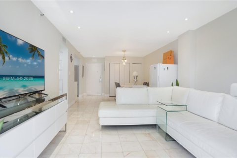 Condominio en venta en Miami Beach, Florida, 2 dormitorios, 88.16 m2 № 2185958 - foto 2