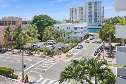 Condominio en venta en Miami Beach, Florida, 2 dormitorios, 88.16 m2 № 2185958 - foto 14