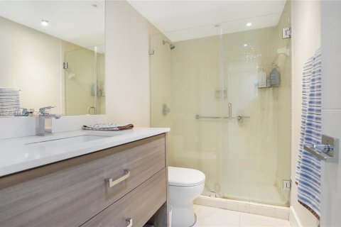Condominio en venta en Miami Beach, Florida, 2 dormitorios, 88.16 m2 № 2185958 - foto 8