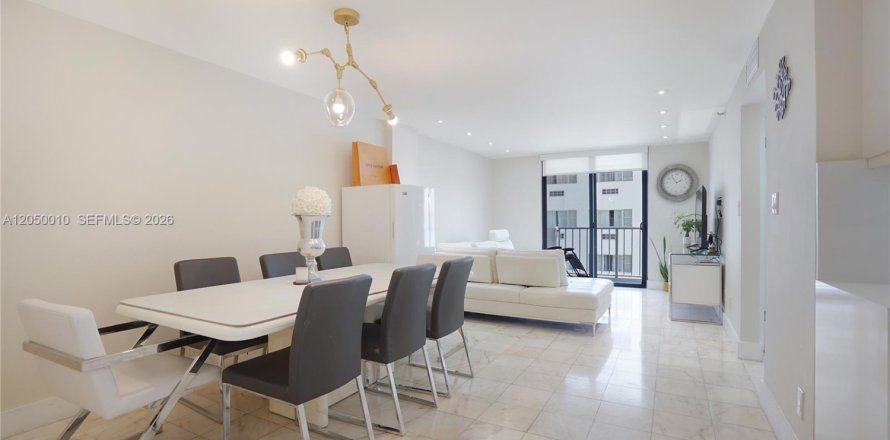 Condominio en Miami Beach, Florida, 2 dormitorios № 2185958