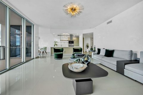 Condo in North Miami Beach, Florida, 3 bedrooms № 2082281 - photo 12
