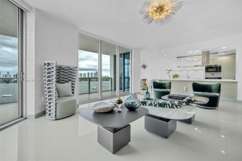 Condo in North Miami Beach, Florida, 3 bedrooms № 2082281 - photo 13