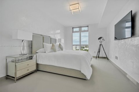 Condo in North Miami Beach, Florida, 3 bedrooms № 2082281 - photo 18