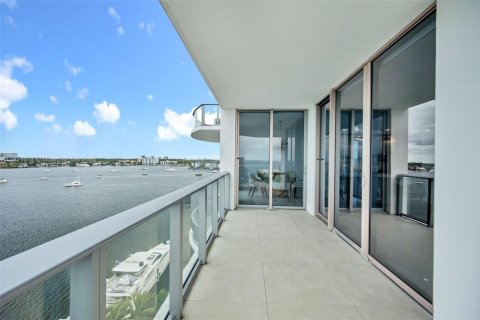 Condo in North Miami Beach, Florida, 3 bedrooms № 2082281 - photo 17