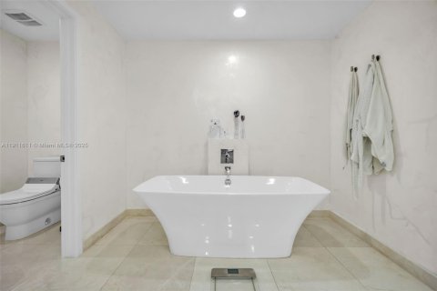 Condo in North Miami Beach, Florida, 3 bedrooms № 2082281 - photo 30