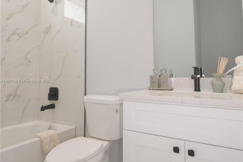 Villa ou maison à vendre à Lehigh Acres, Floride: 4 chambres, 171.13 m2 № 1949720 - photo 17