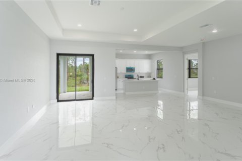 Villa ou maison à vendre à Lehigh Acres, Floride: 4 chambres, 171.13 m2 № 1949720 - photo 9
