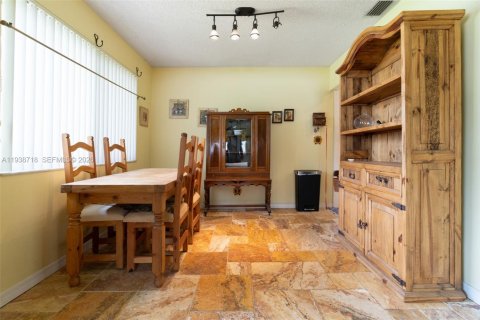 Villa ou maison à vendre à Hollywood, Floride: 3 chambres, 131.74 m2 № 1997525 - photo 23