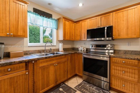 Villa ou maison à vendre à Hollywood, Floride: 3 chambres, 131.74 m2 № 1997525 - photo 21