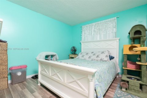 Villa ou maison à vendre à Hollywood, Floride: 3 chambres, 131.74 m2 № 1997525 - photo 26