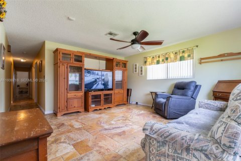 Villa ou maison à vendre à Hollywood, Floride: 3 chambres, 131.74 m2 № 1997525 - photo 24