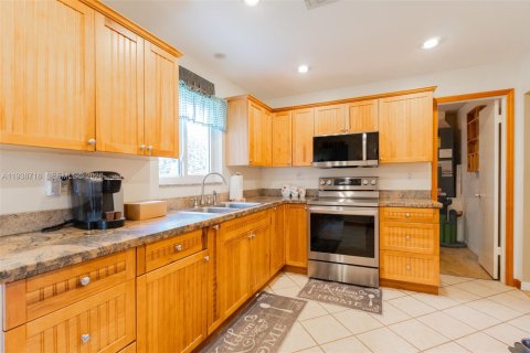 Villa ou maison à vendre à Hollywood, Floride: 3 chambres, 131.74 m2 № 1997525 - photo 22