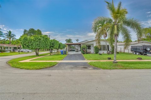 Villa ou maison à vendre à Hollywood, Floride: 3 chambres, 131.74 m2 № 1997525 - photo 3