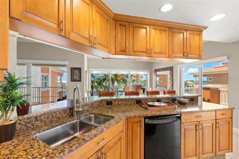 Condo in Tierra Verde, Florida, 3 bedrooms  № 1888683 - photo 28