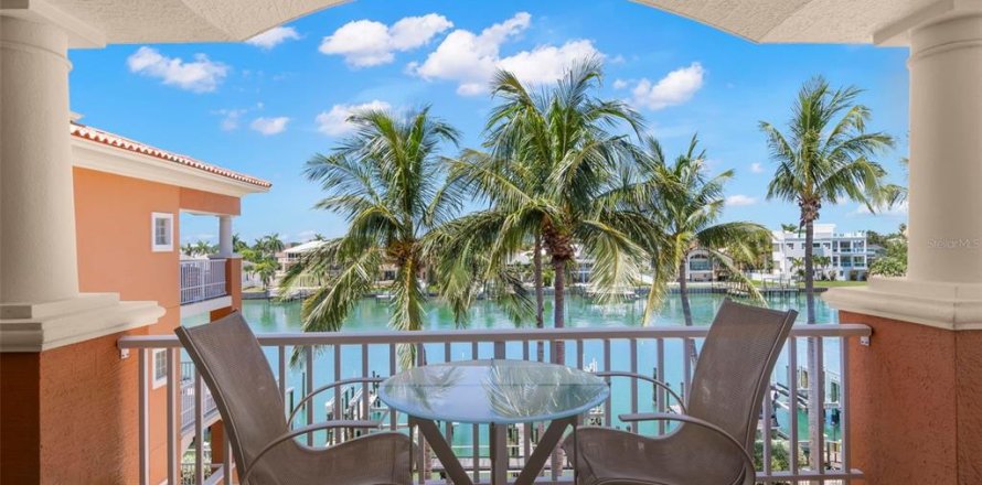 Condo in Tierra Verde, Florida, 3 bedrooms  № 1888683