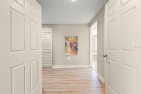 Condo in Tierra Verde, Florida, 3 bedrooms  № 1888683 - photo 30