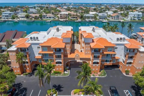 Condo in Tierra Verde, Florida, 3 bedrooms  № 1888683 - photo 3