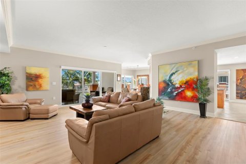 Condo in Tierra Verde, Florida, 3 bedrooms  № 1888683 - photo 7
