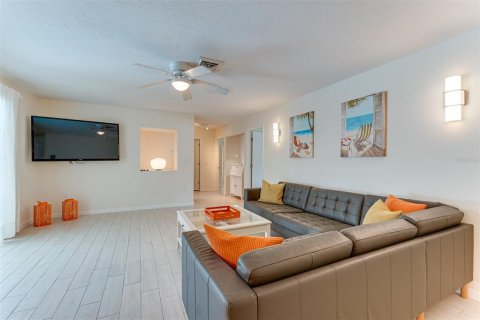 House in Venice, Florida 4 bedrooms, 198.44 sq.m. № 1917054 - photo 7