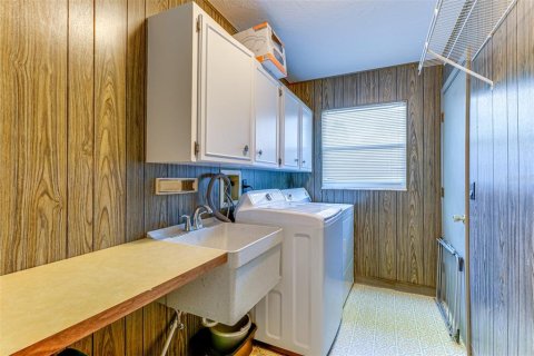 House in Venice, Florida 4 bedrooms, 198.44 sq.m. № 1917054 - photo 19