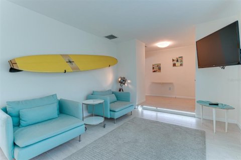 House in Venice, Florida 4 bedrooms, 198.44 sq.m. № 1917054 - photo 16