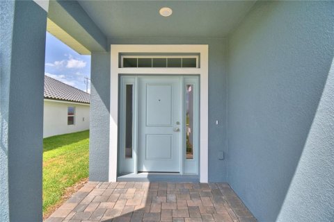 House in Auburndale, Florida 4 bedrooms, 223.43 sq.m. № 1447551 - photo 3