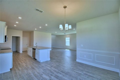 House in Auburndale, Florida 4 bedrooms, 223.43 sq.m. № 1447551 - photo 15