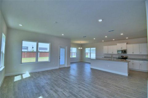 House in Auburndale, Florida 4 bedrooms, 223.43 sq.m. № 1447551 - photo 18