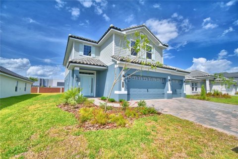 House in Auburndale, Florida 4 bedrooms, 223.43 sq.m. № 1447551 - photo 2