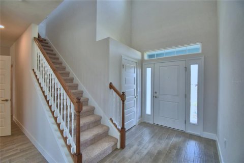 House in Auburndale, Florida 4 bedrooms, 223.43 sq.m. № 1447551 - photo 4