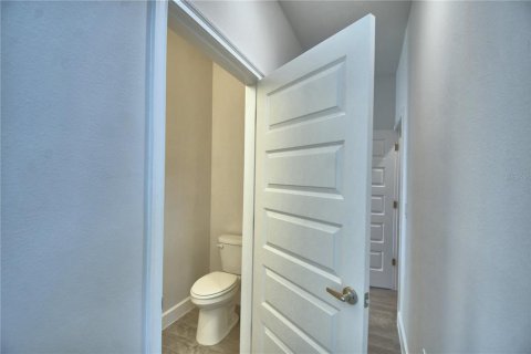 House in Auburndale, Florida 4 bedrooms, 223.43 sq.m. № 1447551 - photo 7