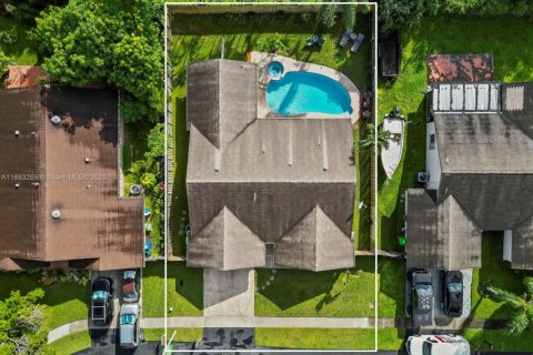 Casa en venta en Sunrise, Florida, 4 dormitorios, 172.61 m2 № 1945669 - foto 3