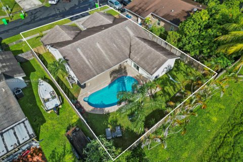 Casa en venta en Sunrise, Florida, 4 dormitorios, 172.61 m2 № 1945669 - foto 28