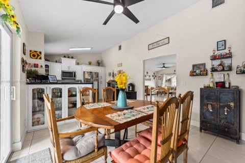 Casa en venta en Sunrise, Florida, 4 dormitorios, 172.61 m2 № 1945669 - foto 9