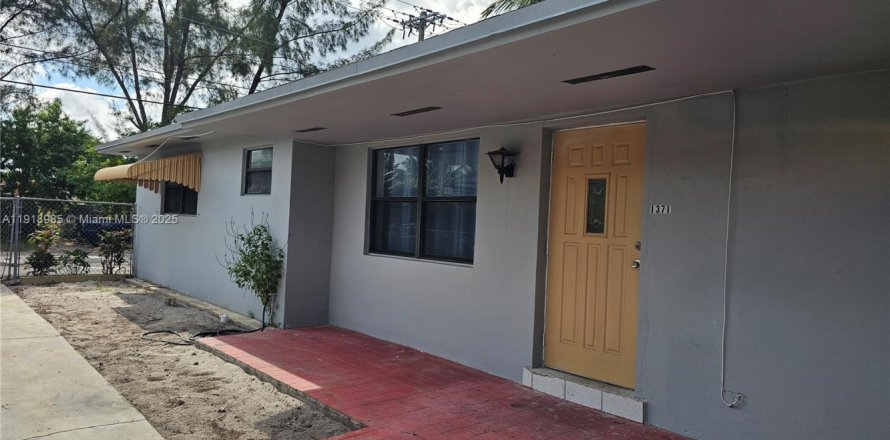 Дом в Майами, Флорида 2 спальни, 267.65м2 № 1974871