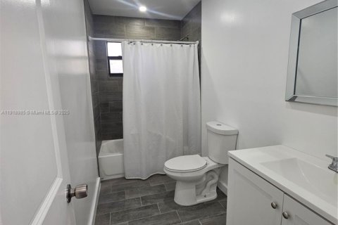 Снять в аренду виллу или дом в Майами, Флорида 2 спальни, 267.65м2, № 1974871 - фото 5