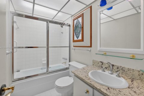 Снять в аренду таунхаус в Майами-Шорс, Флорида 2 спальни, 160.54м2, № 2050915 - фото 21