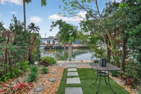 Снять в аренду таунхаус в Майами-Шорс, Флорида 2 спальни, 160.54м2, № 2050915 - фото 23